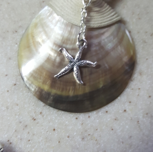 Gorgeous mother of pearl pendant with starfish - Picture 4 of 8